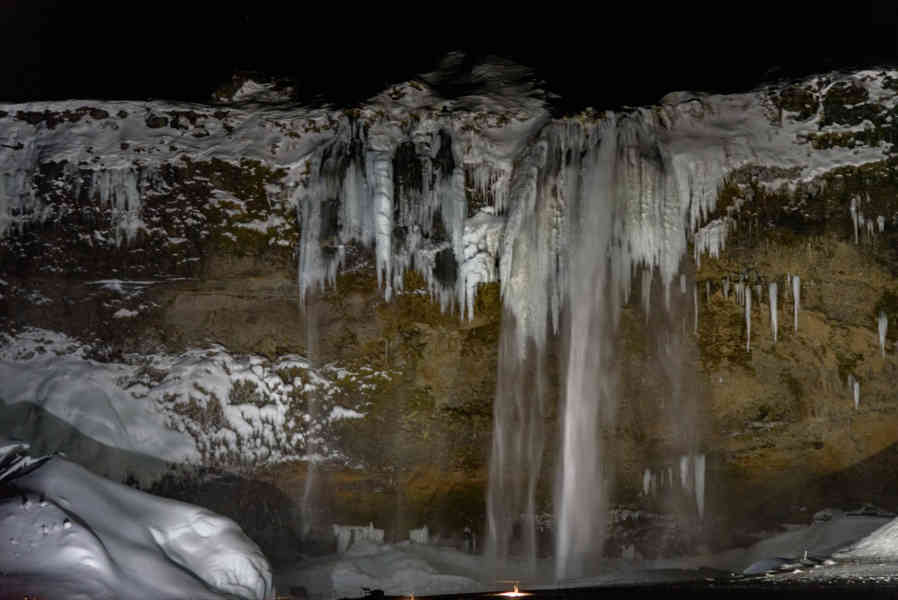 Islandia 093 - catarata de Seljalandsfoss.jpg